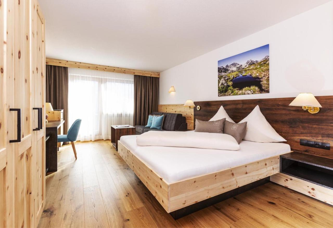 Hotel Garni Tirol Ladis Luaran gambar