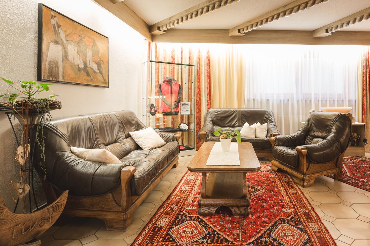 Hotel Garni Tirol Ladis Luaran gambar