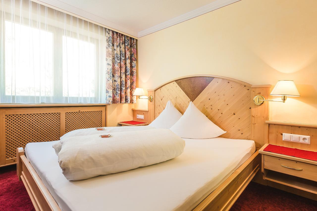 Hotel Garni Tirol Ladis Luaran gambar