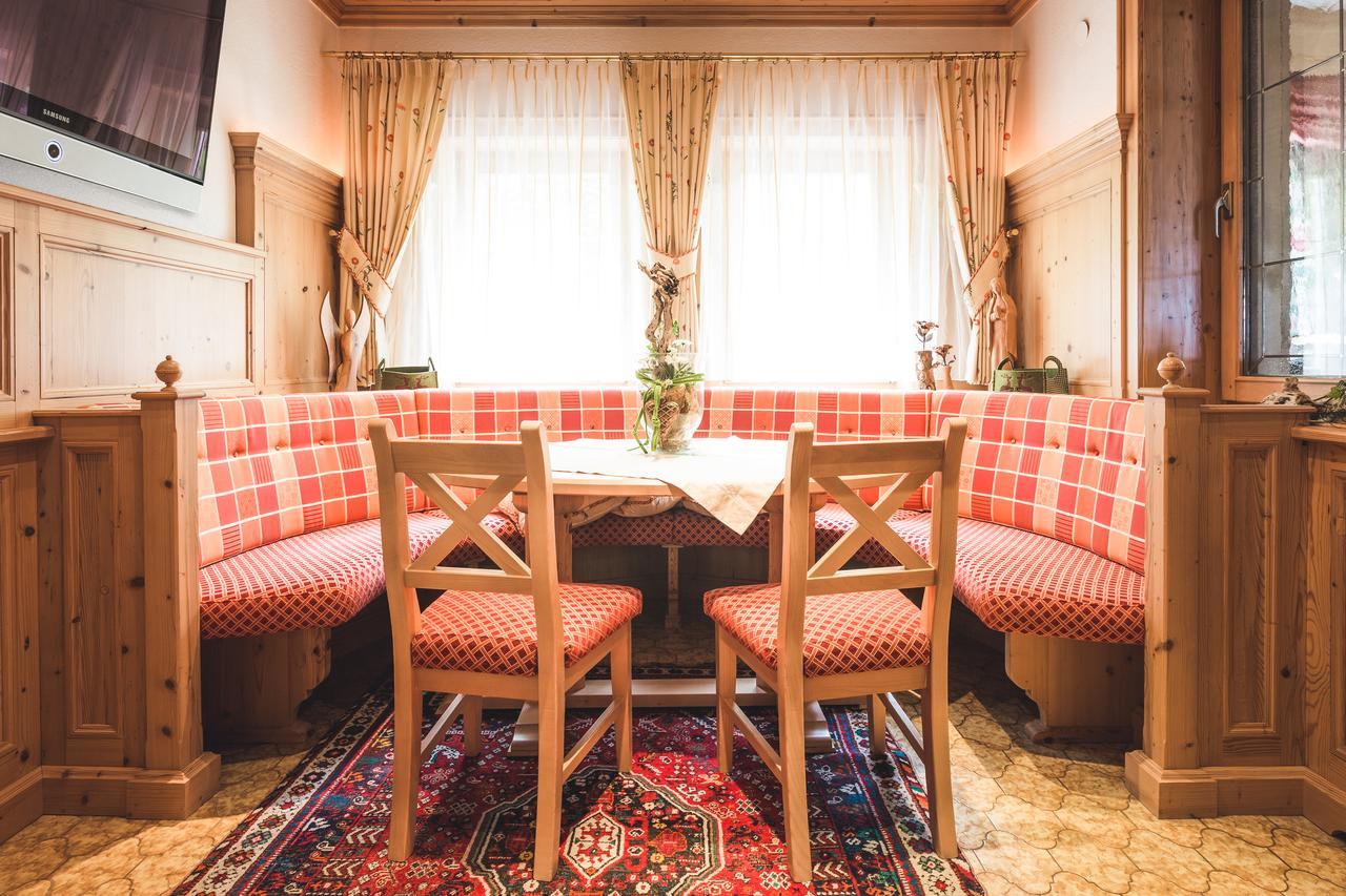 Hotel Garni Tirol Ladis Luaran gambar